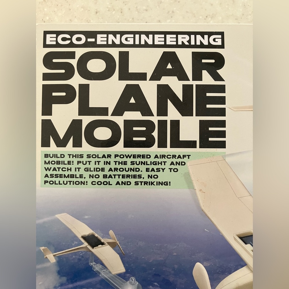 NWT Solar Powered Plane Mobile - Brain Toy Award Winner 🏅 - Picture 3 of 8